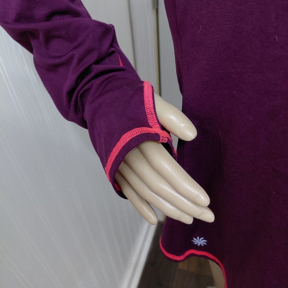 Previously Loved Athleta Tenacity Sized 2X Top Purple & Pink Thumbholes - Picture 5 of 5